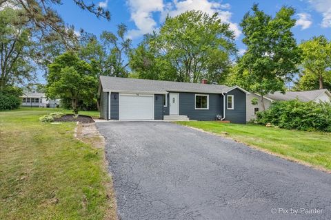 Tiny photo for 14 Lakewood Drive, Oakwood Hills, IL 60013 (MLS # 12487912)