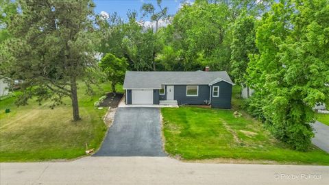 Tiny photo for 14 Lakewood Drive, Oakwood Hills, IL 60013 (MLS # 12487912)