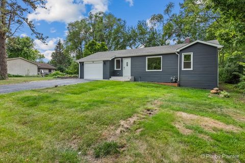 Tiny photo for 14 Lakewood Drive, Oakwood Hills, IL 60013 (MLS # 12487912)