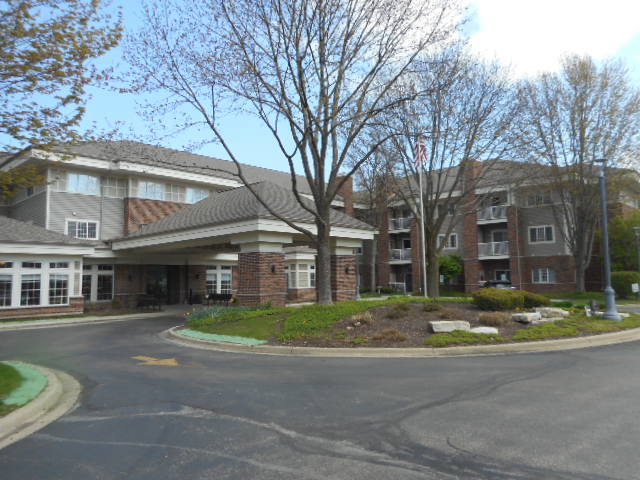 605 Barrington Avenue E 340