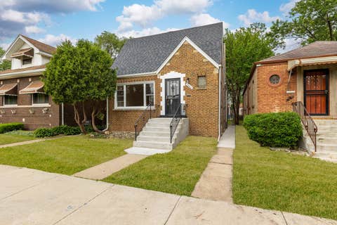 Tiny photo for 9606 S Morgan Street, Chicago, IL 60643 (MLS # 12711148)