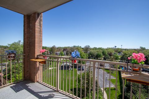 Tiny photo for 77 N Wolf Road N #509, Northlake, IL 60164 (MLS # 12626559)