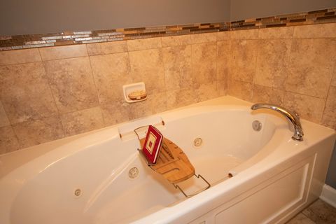 Tiny photo for 77 N Wolf Road N #509, Northlake, IL 60164 (MLS # 12626559)