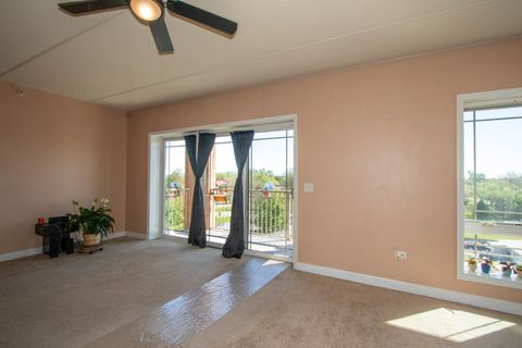 Tiny photo for 77 N Wolf Road N #509, Northlake, IL 60164 (MLS # 12626559)