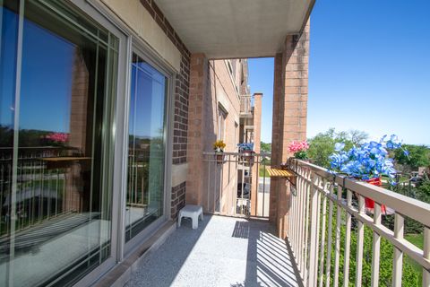 Tiny photo for 77 N Wolf Road N #509, Northlake, IL 60164 (MLS # 12626559)