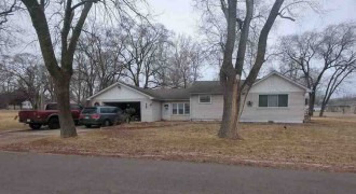 790 E 2nd Street