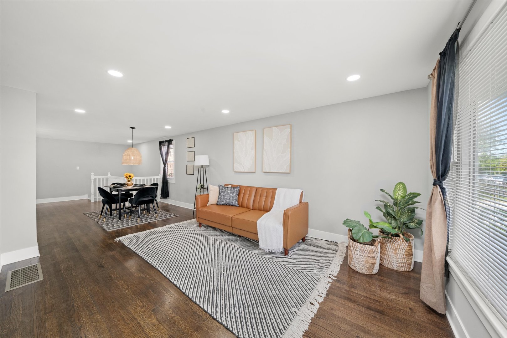 819 E 98th Place