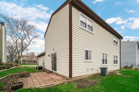 Tiny photo for 593 Iroquois Trail, Carol Stream, IL 60188 (MLS # 12686553)