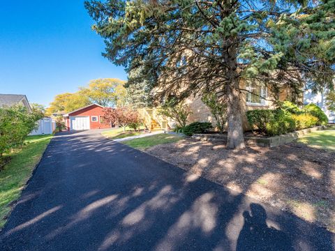 Tiny photo for 2228 High Ridge Parkway, Hillside, IL 60162 (MLS # 12544354)
