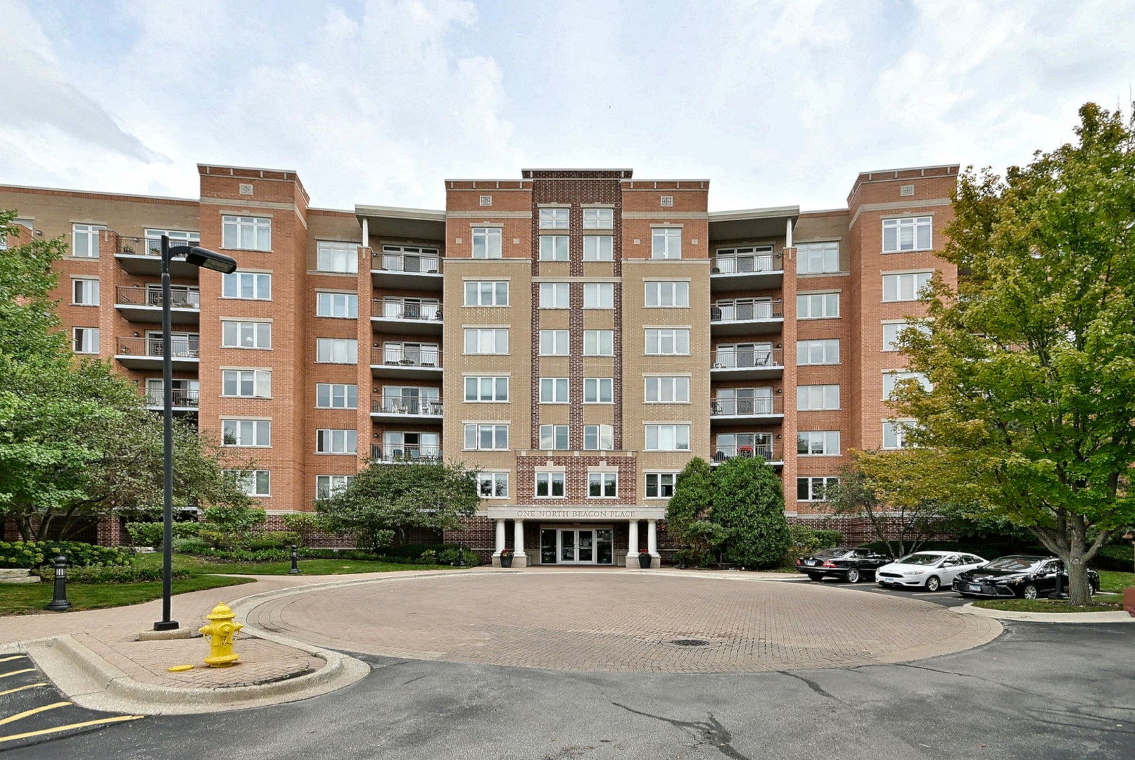 1 N Beacon Place 601