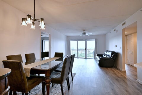 Tiny photo for 1 N Beacon Place #601, La Grange, IL 60525 (MLS # 12798064)