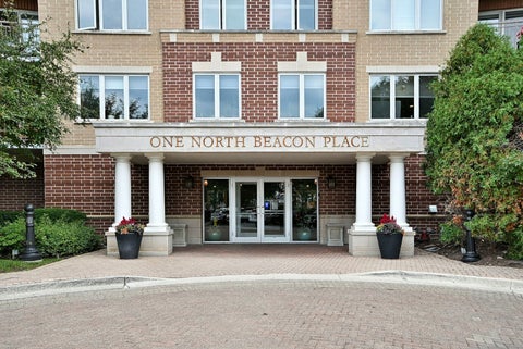 Photo of 1 N Beacon Place #601, La Grange, IL 60525 (MLS # 12798064)