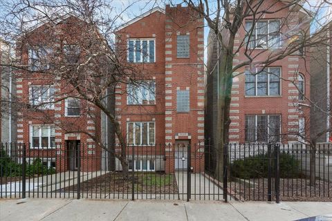 Photo of 1445 W Walton Street #1, Chicago, IL 60642 (MLS # 12602726)