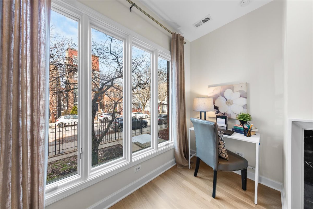 1445 W Walton Street 1