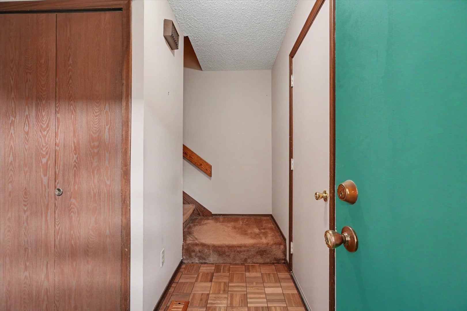 1214 Lancaster Drive 1214