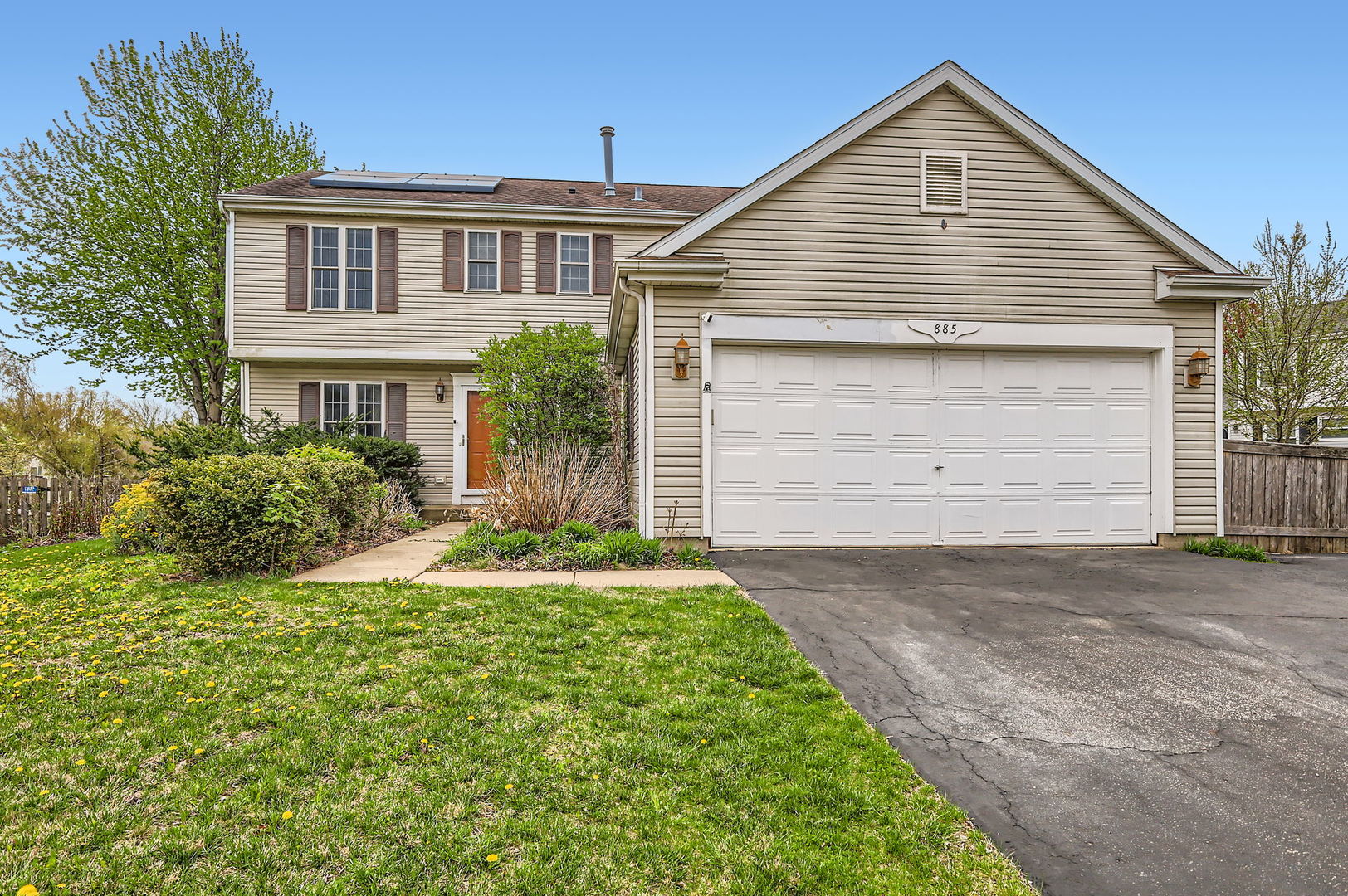 885 Royal Glen Drive