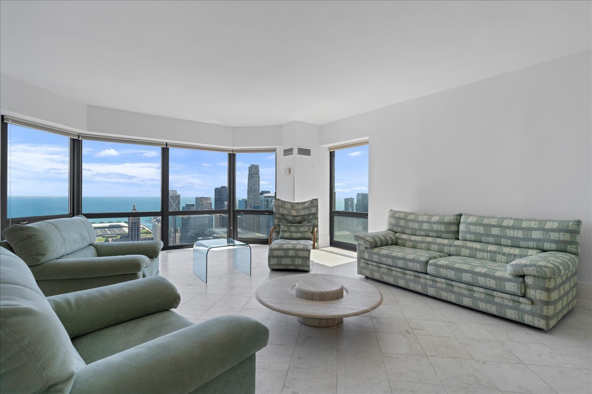 100 E Huron Street 4703