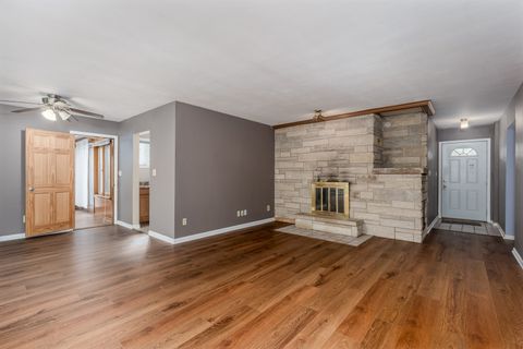 Tiny photo for 216 Forest Park Place, Ottawa, IL 61350 (MLS # 12495584)