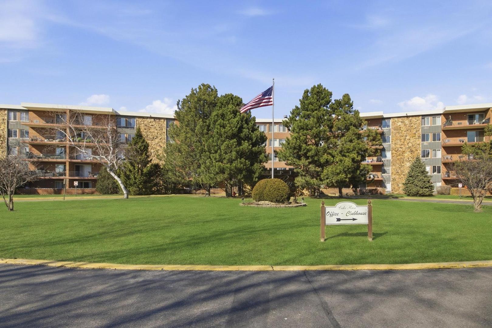 16 E Old Willow Road 214s