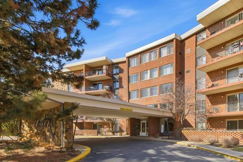 Photo of 16 E Old Willow Road #214s, Prospect Heights, IL 60070 (MLS # 12584209)