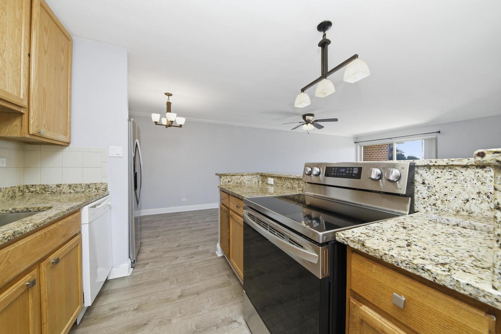 16 E Old Willow Road 214s