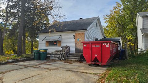 Photo of 54 Hillcrest Avenue, Fox Lake, IL 60020 (MLS # 12512038)