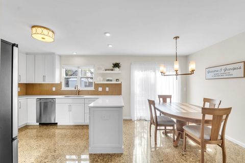 Tiny photo for 255 Midlane Drive, Crystal Lake, IL 60012 (MLS # 12520359)