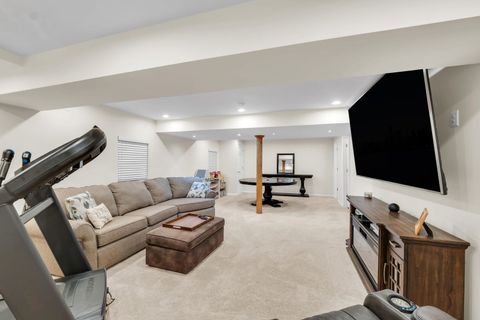 Tiny photo for 255 Midlane Drive, Crystal Lake, IL 60012 (MLS # 12520359)