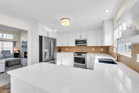 Tiny photo for 255 Midlane Drive, Crystal Lake, IL 60012 (MLS # 12520359)