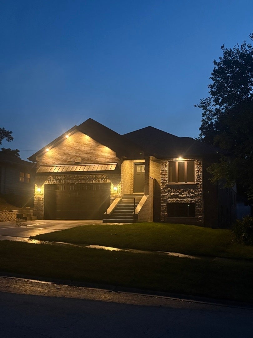 9432 S 82nd Court