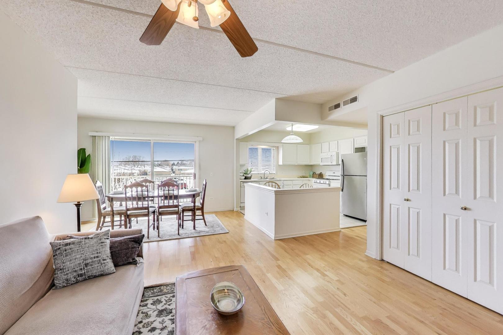 4534 N Cumberland Avenue 101