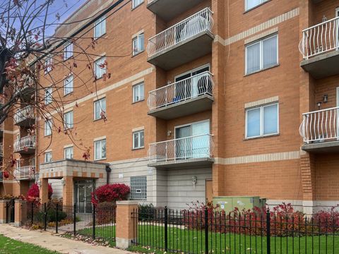 4534 N Cumberland Avenue 101 Chicago IL 60656