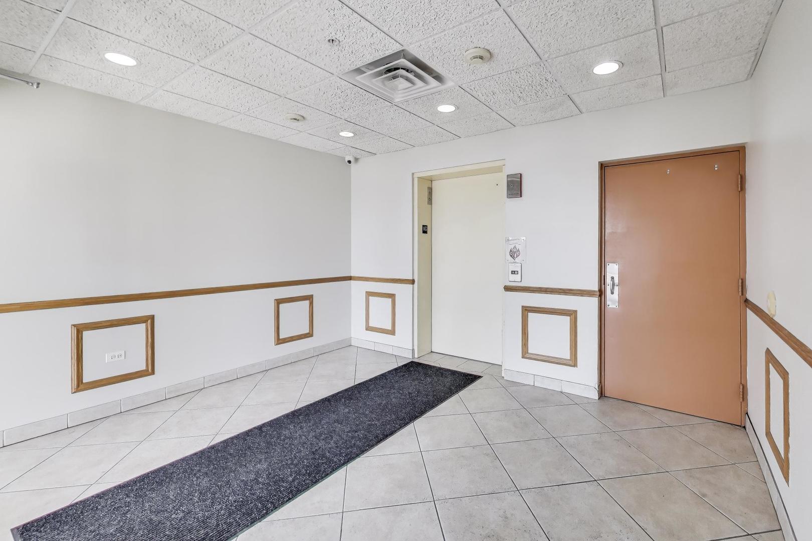 4534 N Cumberland Avenue 101