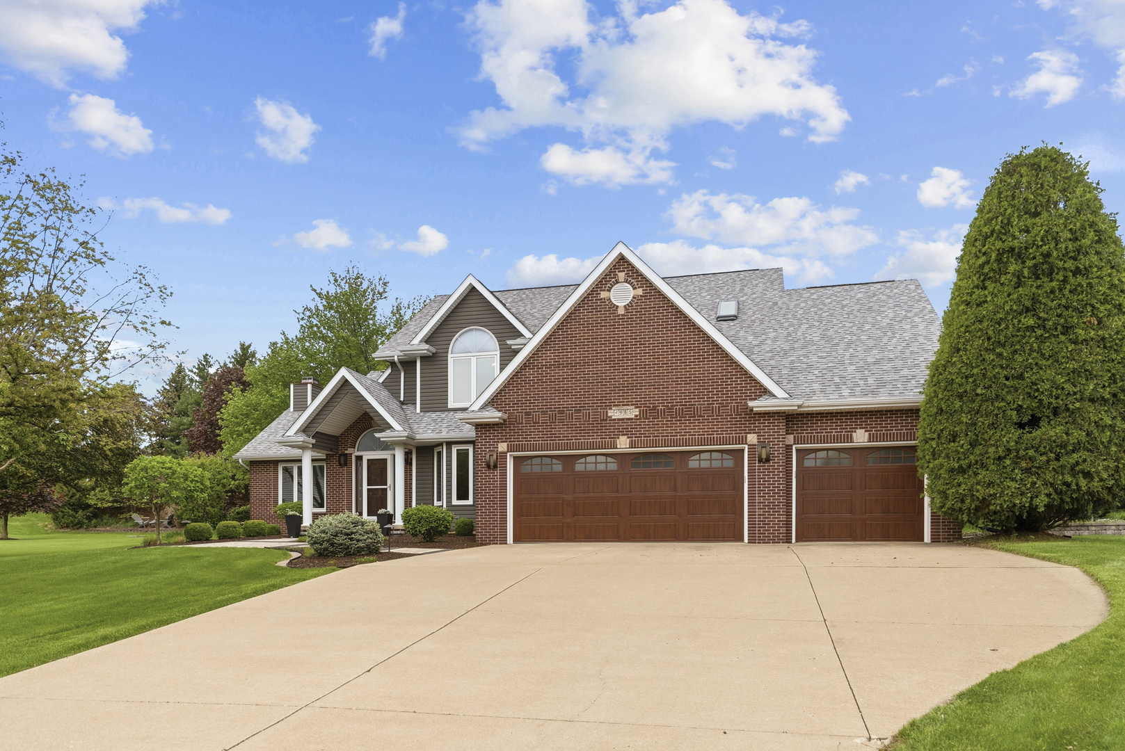 4986 Foxborough Court
