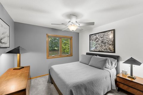Tiny photo for 4986 Foxborough Court, Bettendorf, IA 52722 (MLS # 12635914)