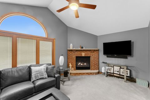 Tiny photo for 4986 Foxborough Court, Bettendorf, IA 52722 (MLS # 12635914)