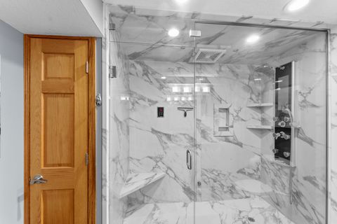 Tiny photo for 4986 Foxborough Court, Bettendorf, IA 52722 (MLS # 12635914)