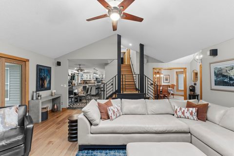 Tiny photo for 4986 Foxborough Court, Bettendorf, IA 52722 (MLS # 12635914)