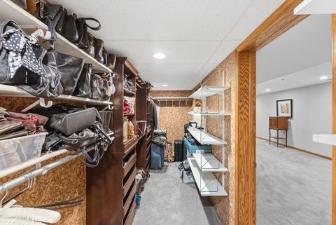 Tiny photo for 4986 Foxborough Court, Bettendorf, IA 52722 (MLS # 12635914)