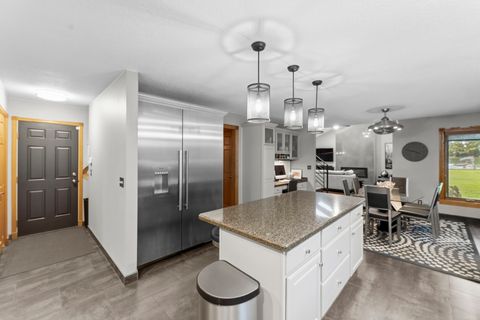 Tiny photo for 4986 Foxborough Court, Bettendorf, IA 52722 (MLS # 12635914)