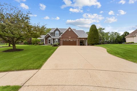 Tiny photo for 4986 Foxborough Court, Bettendorf, IA 52722 (MLS # 12635914)