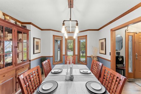 Tiny photo for 4986 Foxborough Court, Bettendorf, IA 52722 (MLS # 12635914)