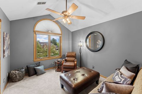 Tiny photo for 4986 Foxborough Court, Bettendorf, IA 52722 (MLS # 12635914)