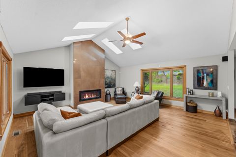 Tiny photo for 4986 Foxborough Court, Bettendorf, IA 52722 (MLS # 12635914)