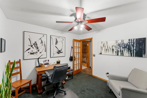Tiny photo for 4986 Foxborough Court, Bettendorf, IA 52722 (MLS # 12635914)