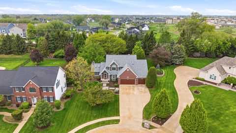 Tiny photo for 4986 Foxborough Court, Bettendorf, IA 52722 (MLS # 12635914)