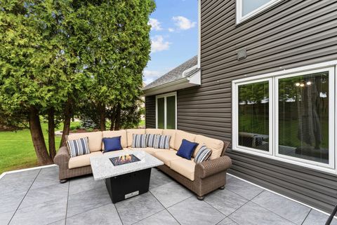 Tiny photo for 4986 Foxborough Court, Bettendorf, IA 52722 (MLS # 12635914)