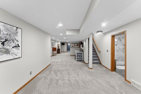Tiny photo for 4986 Foxborough Court, Bettendorf, IA 52722 (MLS # 12635914)
