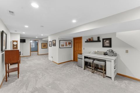 Tiny photo for 4986 Foxborough Court, Bettendorf, IA 52722 (MLS # 12635914)