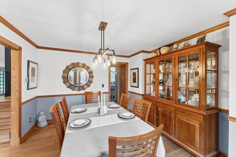 Tiny photo for 4986 Foxborough Court, Bettendorf, IA 52722 (MLS # 12635914)